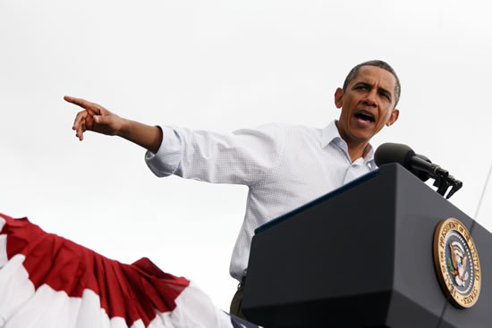 Obama-podium-pointing